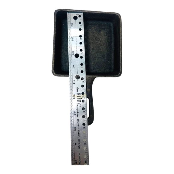 Small Square Cast Iron Skillet Vintage Made in Taiwan 5” X 5” - Picture 5 of 9